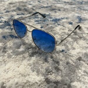 Ray-Ban Silver Frame Blue Lens Aviator Sunglasses
